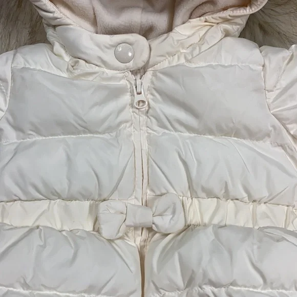 ❌Sold❌ 6-12 Month Gap Off-White Puffer Coat with Hood - Picture 10 of 10